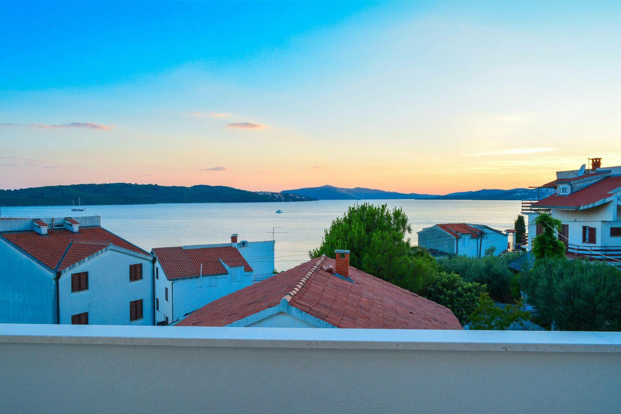 Luxury Apartments Villa Tea Trogir Exteriör bild